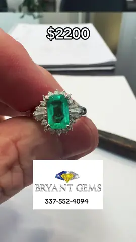 Natural Colombian emerald & diamond platinum ring #estatejewelry #jewelryonsale #emeraldring #bryantgems #fyp 
