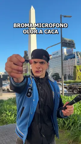 Broma de micrófono con olor 🗿 #humor #broma #calle 
