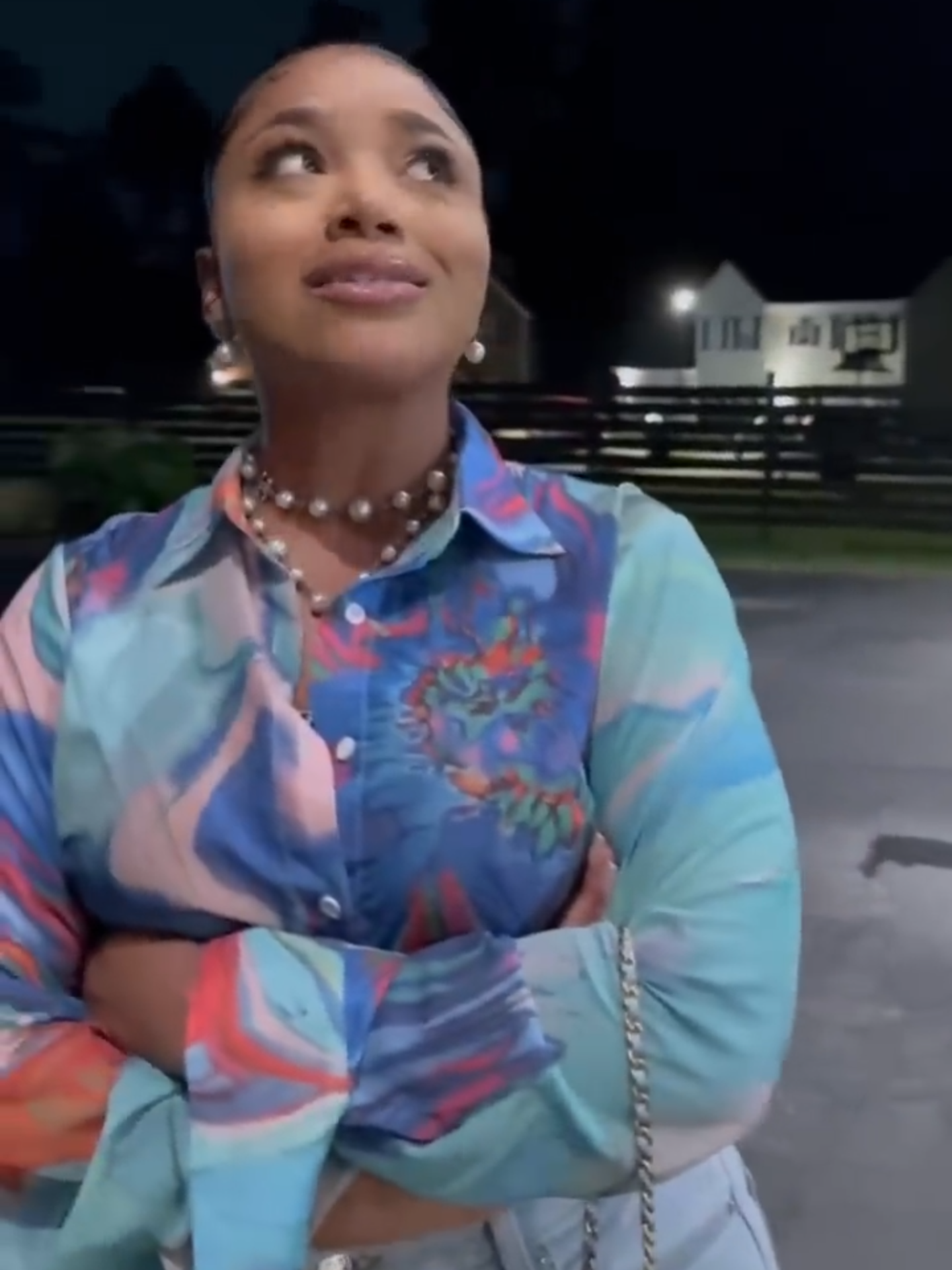 When Erica tells Sarah DC said he would drop her in a heartbeat to be back home with his family!!! #kountrywayne #kountrywaynecomedy #skit #erica #dc #sarah