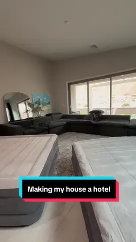 welcome to the HOTEL RENA 🛏️✨🪿 