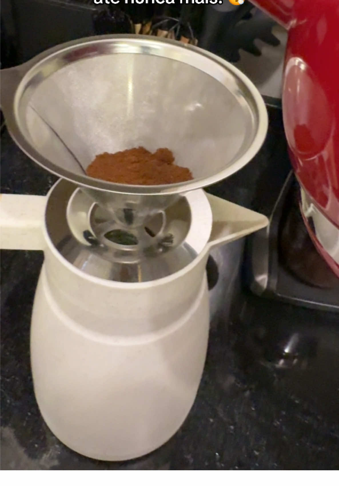 E não é que o filtro de inox ganhou meu coração? 😍 Adeus, papelzinho! ID na Shopee: https://s.shopee.com.br/3LGkmwwXIA #filtroinox #filtrocafe #cafe #dicasdadanu #compreinashopee 