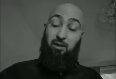 بۆچی کائینەکانی مەعبەد تەنیا ڕووی دەمیان لە ئافرەتە؟ بۆ جارێک نایانەوێ قسە لەسەر پیاوان بکەن؟ ئەوە ناتەواویە، چونکە خوا لە قورئان سەرەتا فەرمانی بە پیاوان داوە، پاشان بە ئافرەتان. ئەمەش بەڕوونی نیشان دەدات کە بارەکە هەردوو لا دەگرێت، نەک تەنیا یەک لا. هەر کاتێک هەموو فەرمان و قسەکان تەنیا لەسەر ئافرەت بوو، ئەوا بەڕاستی جۆرێکی ناعەداڵەتی و ناتەواوی دینییە. #foryou #fyp #tiktok 