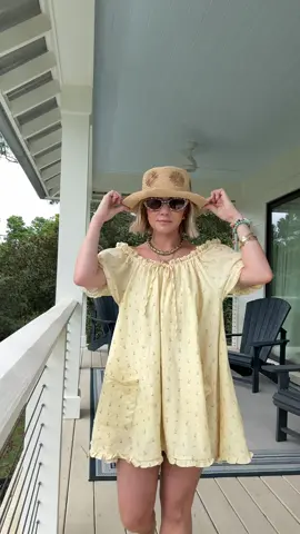Late summer vacation look perfect for postpartum! #postpartum #postpartumoutfits #dinneroutfit 