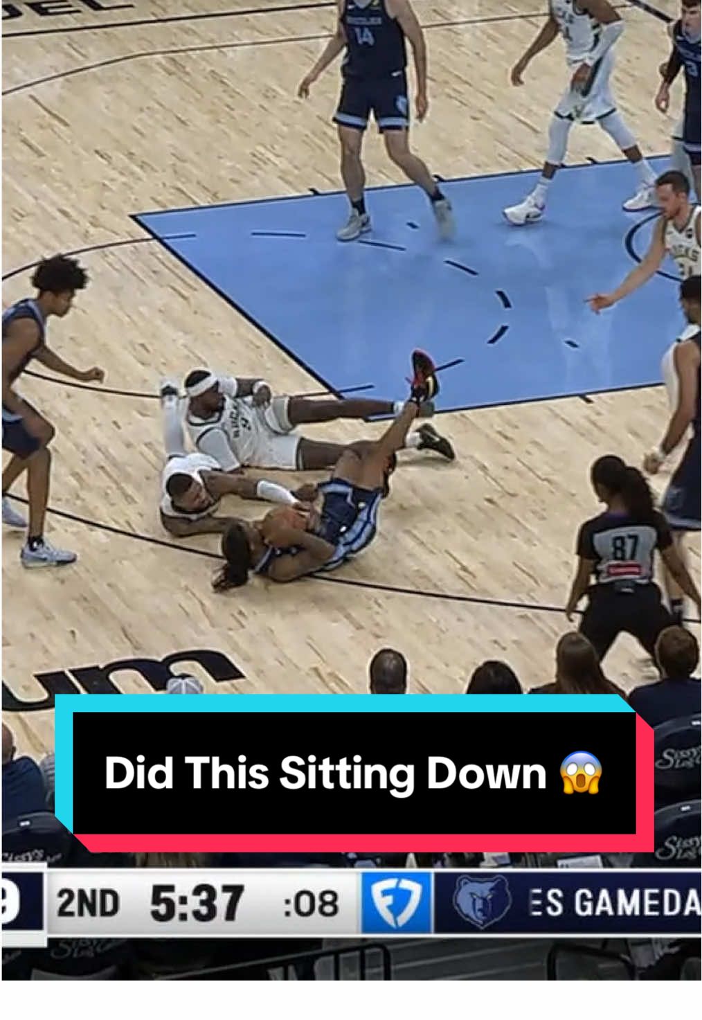 Ja Morant’s seated lob pass was crazy 😲🚨 #NBA #basketball #JaMorant #Ja #Grizzlies 