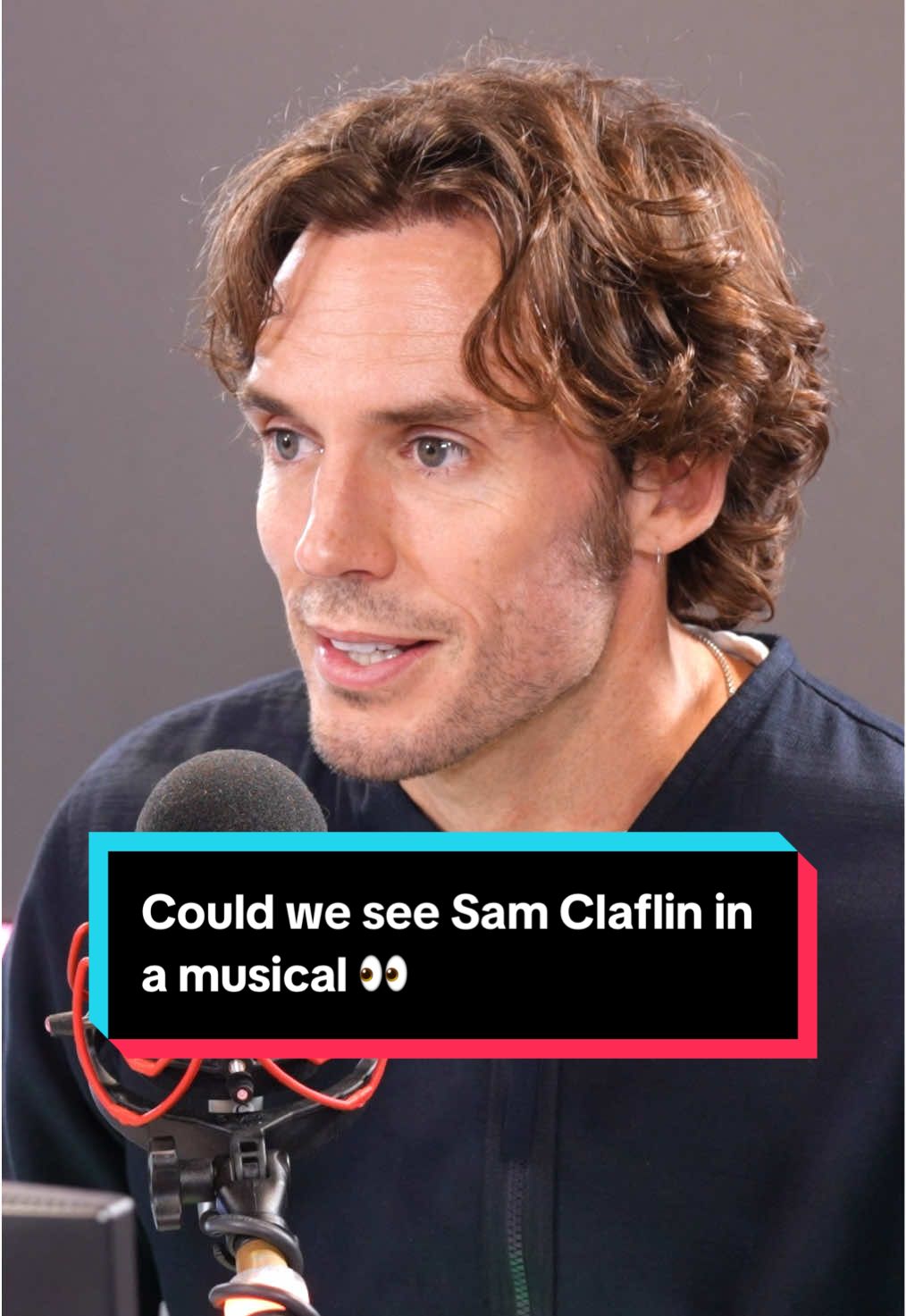 Whatever he’s teasing I’m sat #samclaflin #interview #broadway #musical #whattowatch 