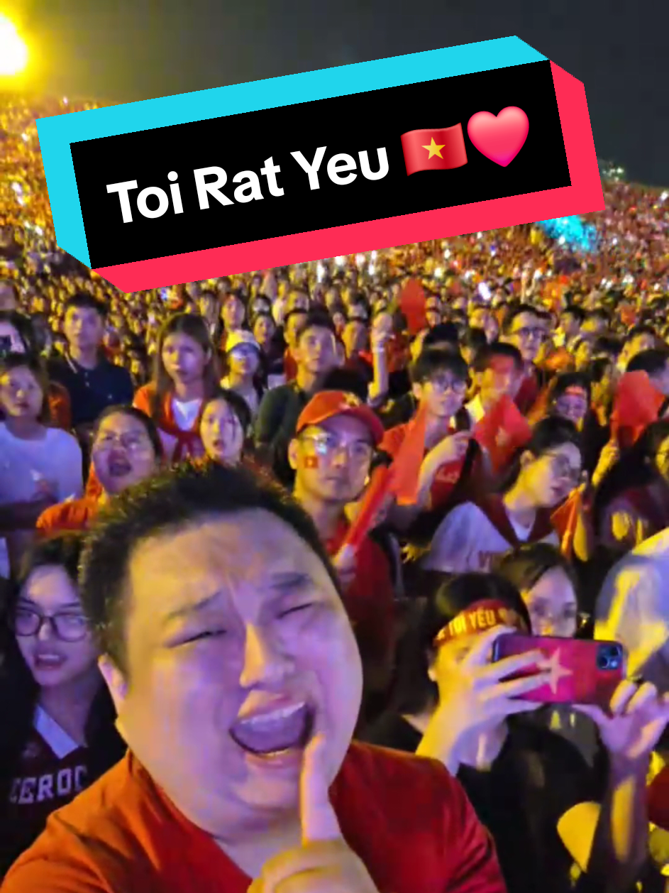 Ca sĩ tôi yêu thích nhất là Tùng Dương. Ca sĩ tôi yêu thích thứ hai là Lâm Bảo Ngọc. Tôi rất thích các bài hát của cô ấy như 