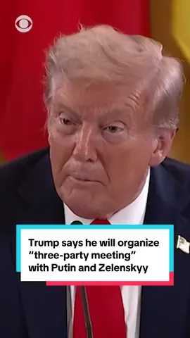 During a meeting with European leaders, including the chief of NATO, President Trump said his administration will try to organize a trilateral meeting between Russia’s President Putin, Ukraine’s President Zelenskyy and himself to work out a deal to stop the war. “A lot of people are dying and we got to save them,” Trump said, adding that a ceasefire is not off the table, but is something Putin and Zelenskyy “can talk a little bit more about.” #news #Trump #Putin #Zelenskyy #Ukraine 