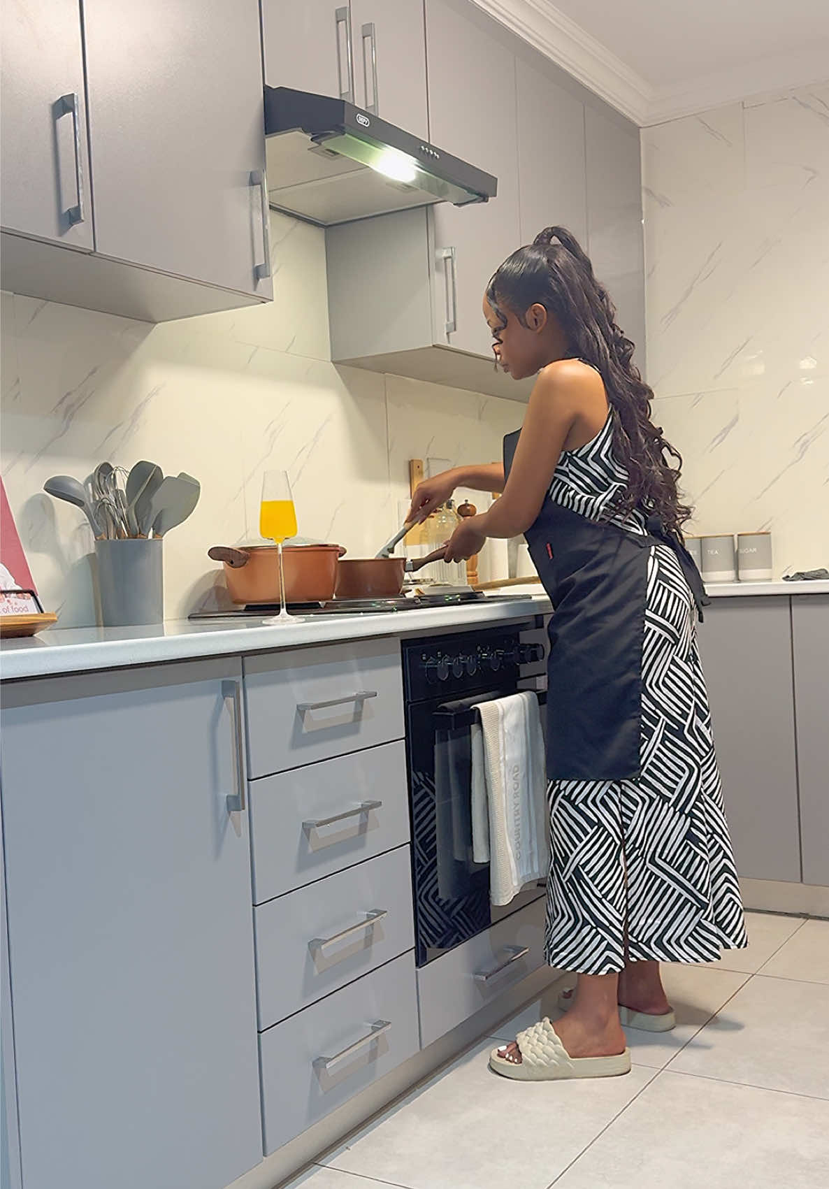 Being in the kitchen has to be one of my favourite hobbies 🥹❤️❤️ #housetohome #tiktok #fyp #cookwithme #soulmusic 