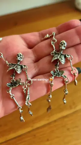 #skeletonearrings #earrings #halloweenearrings 