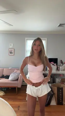 🤗 #fyp #viral #fitcheck #im18tiktok⚠️ #fypシ 