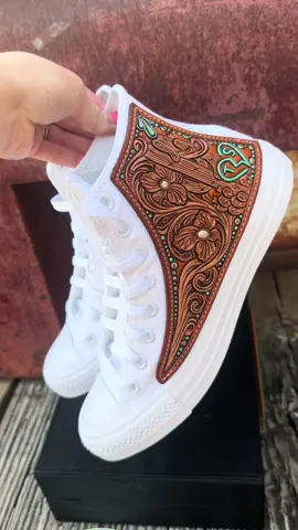 Cowgirl Kicks 💋 #westernfashion #nfrfashion #cowgirls #westernstyle 