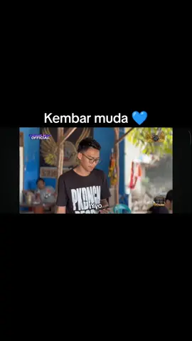 Larane di simpen ning dada, lakoni sabar tumarima 😊 #cover #wonglananglaraatine #reels #fypシ゚viral #kembarmuda_orkesdangdut  #indramayuviral 