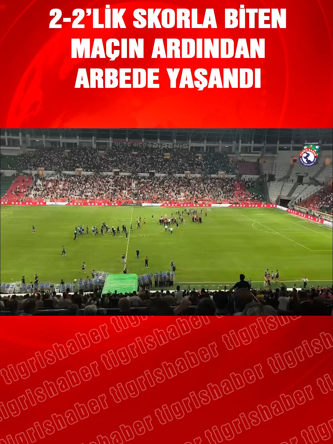 Karşılaşmanın 88'inci dakikasında Mustafa Yumlu'nun çekildiği gerekçesiyle VAR uyarısıyla penaltı kararına hükmeden hakem Yiğit Arslan, Diyarbakır Stadyumu'nda büyük tepki çekti. #Amedspor #ErzurumFK