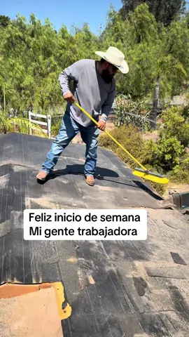 Feliz inicio de semana y que Dios me los bendiga y me los cuide. #learnmf #parati #chicoruiz #foryou #roofing 