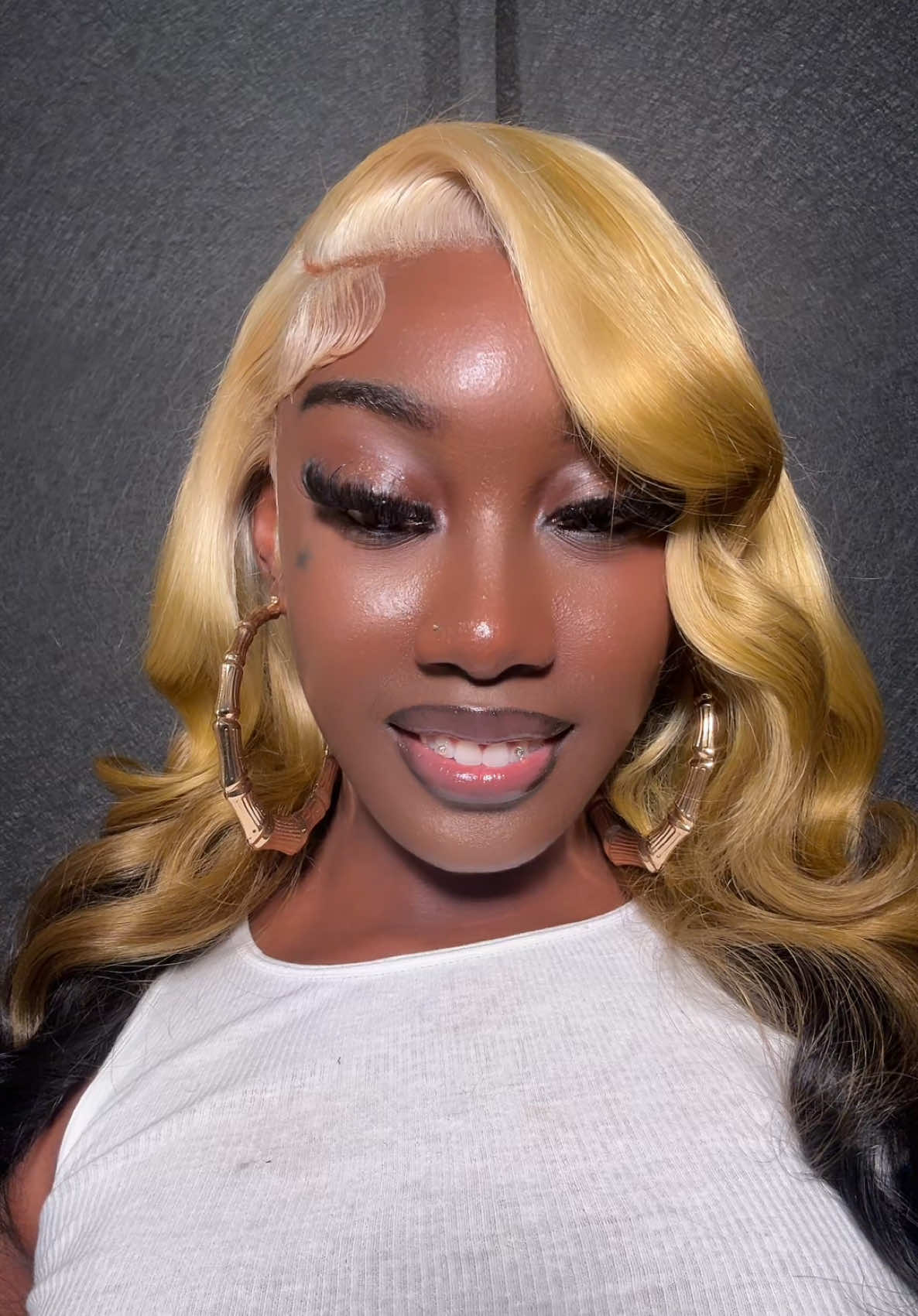 my sista ate on this install!!👏🏾😻🔥 thankyouuu @jasmineR 🤌🏾 lashes from @LT Lavish Clusters #wiginstall #birthday #blondehair #fypシ゚viral 