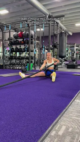 25 minute AMRAP . 15 calorie bike Seated sled pull 25 ab mat sit-ups 12 hang cleans  . Enjoy y’all!! #aclsurgery #acl #injuredathlete #backtothegym 