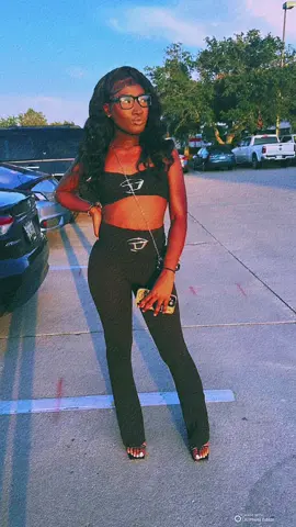 😍😍😍 Girl you got my attention #follow #girlsgirl #fypシ゚viral #Love #blowthisup 