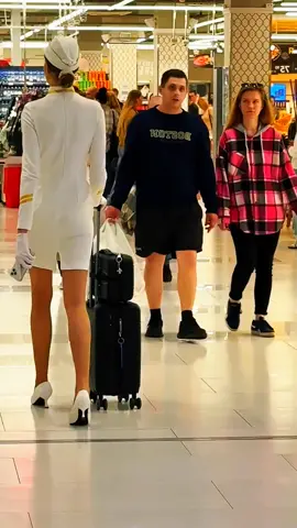 #americanstyle   #usaairport   #flightcrew   #newyorkfashion   #miamistyle   #classywomanusa   #usafashion   #usamodel   #glamwalk 
