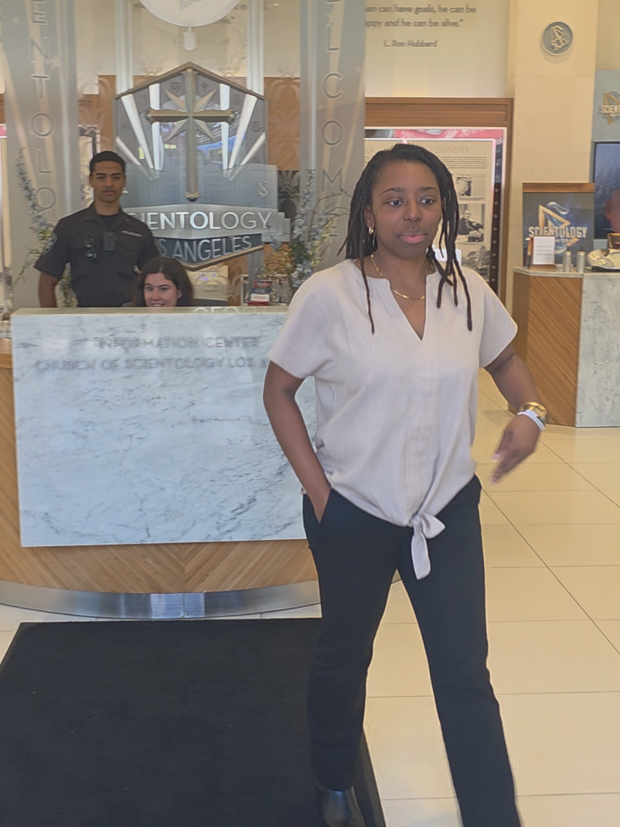 When I saw Shannon an Twila at the #Scientology test center. When I came Shannon closed the door. #shannonscientology #twilaScientology #cult #cutse 