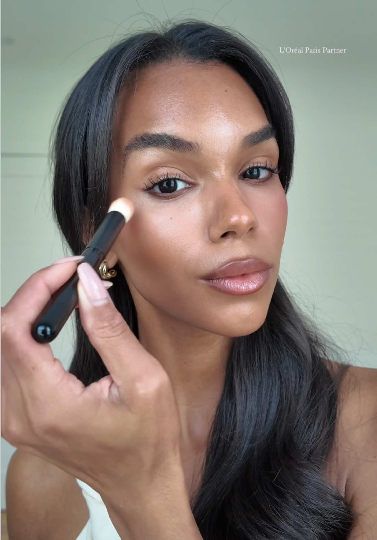 The Infallible Blurfection Powder checks all my boxes, it's lightweight, blurring, and actually lasts @loréal paris usa #LOrealParisPartner #LOrealParisMakeup #SettingPowder 
