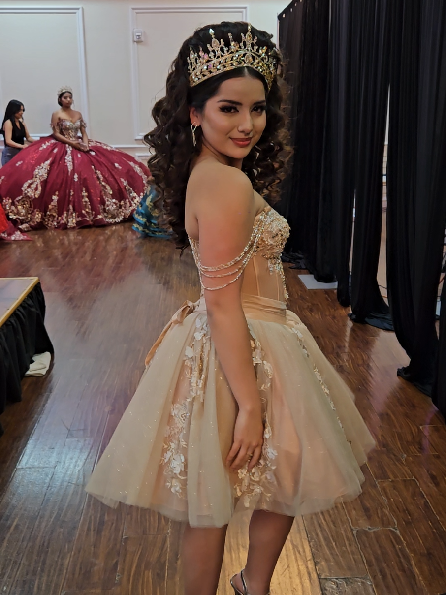 Floral 2 in 1 quinceanera dress.  Visit us at any of 2 locations 💝 Carolina Boutique 6272 mack road sacramento California 95823 call to book an appointment  at 916 897-0267 o al 916 926-1638  💝 Carolina&Ana Boutique 601 Plumas st unit c, Yuba city California 95911 call us to book an appointment at 916 897-0267 o al 530 632 5447  #carolinaboutique916 #quinceañera #boutique  #quinceañeras #dress 