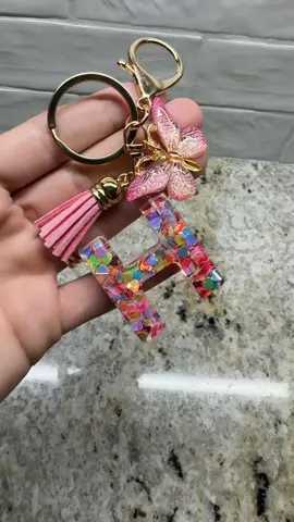Got the cutest little keychain for my daughter 🩷 The price on this thing is absolutely insane… you’ve gotta see it for yourself 👇✨ #KeychainFinds #MomLife #AffordableFinds #GiftIdeas #TikTokMadeMeBuyIt