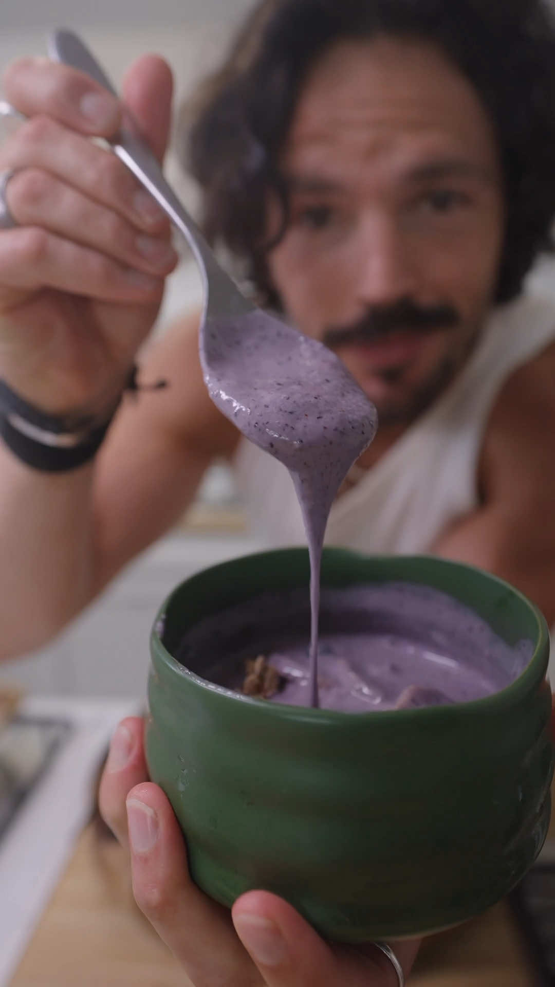 Did You Know There Can Be 60g of Sugar in an Acai Bowl? Here's a smoothie bowl recipe with half the sugar + double the fiber-still creamy, refreshing, and loaded with protein. Here's the formula (no measurements needed): -Frozen berries + banana (for natural sweetness + thickness) -Just enough water to cover the blade (you can always add more, never less) -Add your go-to protein Top it with high-protein granola (from last week's vid). Cheers legends #smoothiebowl #proteinrecipes #fitnessfood #budgetfriendly #hybridathlete