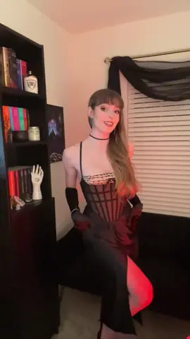 Will be wearing this corset evening dress to every special occasion for the rest of the year 😍 The waist snatch on this dress is literally unreal! @luminavenus_us #corsetdress #eveningdress #elegantdress #darkaesthetic #femmefatale 