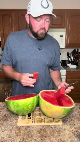 If you love watermelon, you need this #watermelon #kitchengadgets #KitchenHacks 