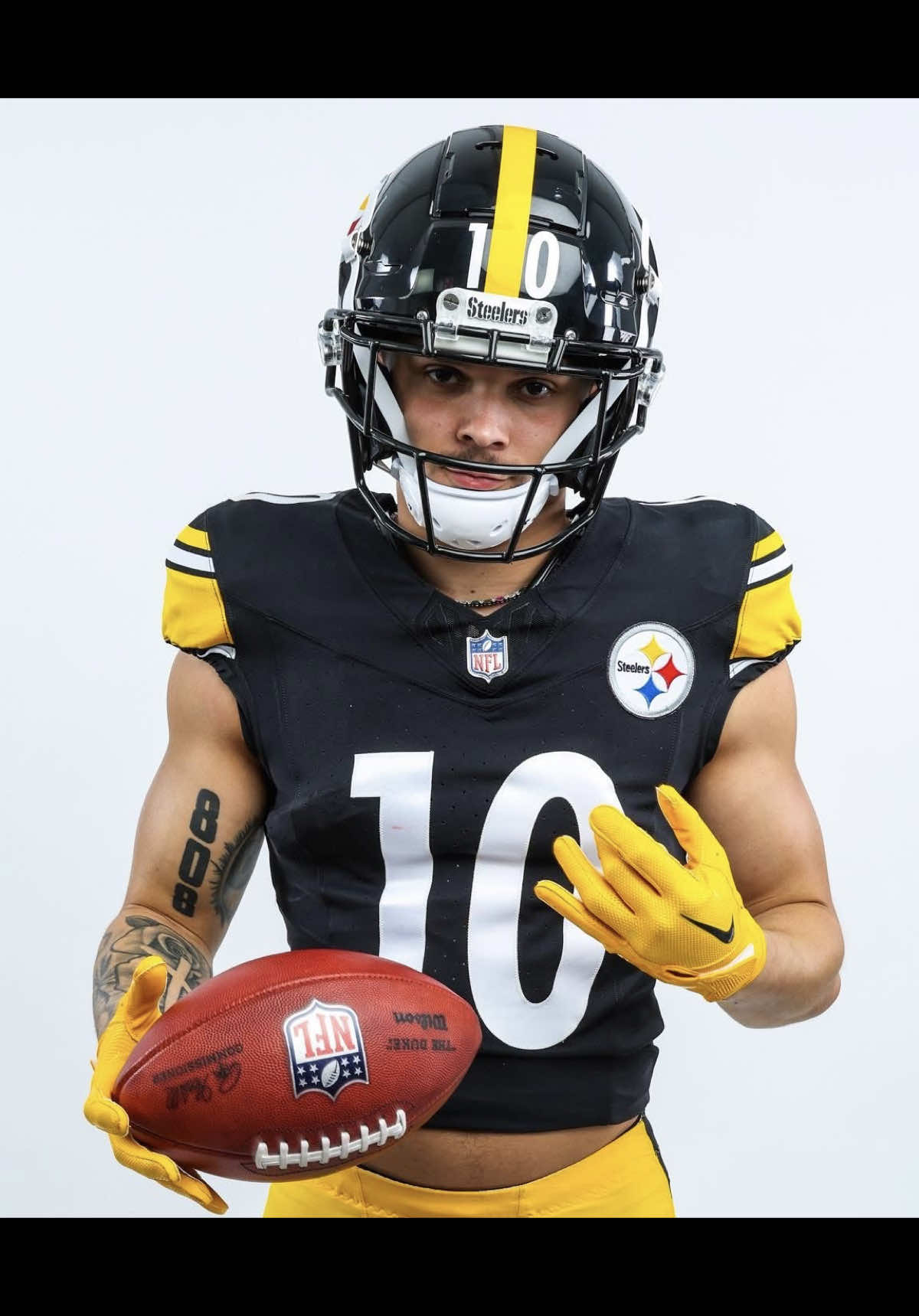 Im really rooting for Roman. Besides I love a good underdog story. Many gave up on him last year. But all Roman Wilson has done is put in the work! Only time will tell if Pittsburgh picks up a WR2. But for now, over the course of two preseason games running with the first unit he’s had 4 catches for 96 yards. He’s playing without doubting himself. Scary for defenders. Keep up the good work champ 💯💯💯 #romanwilson #steelersnation #herewego 