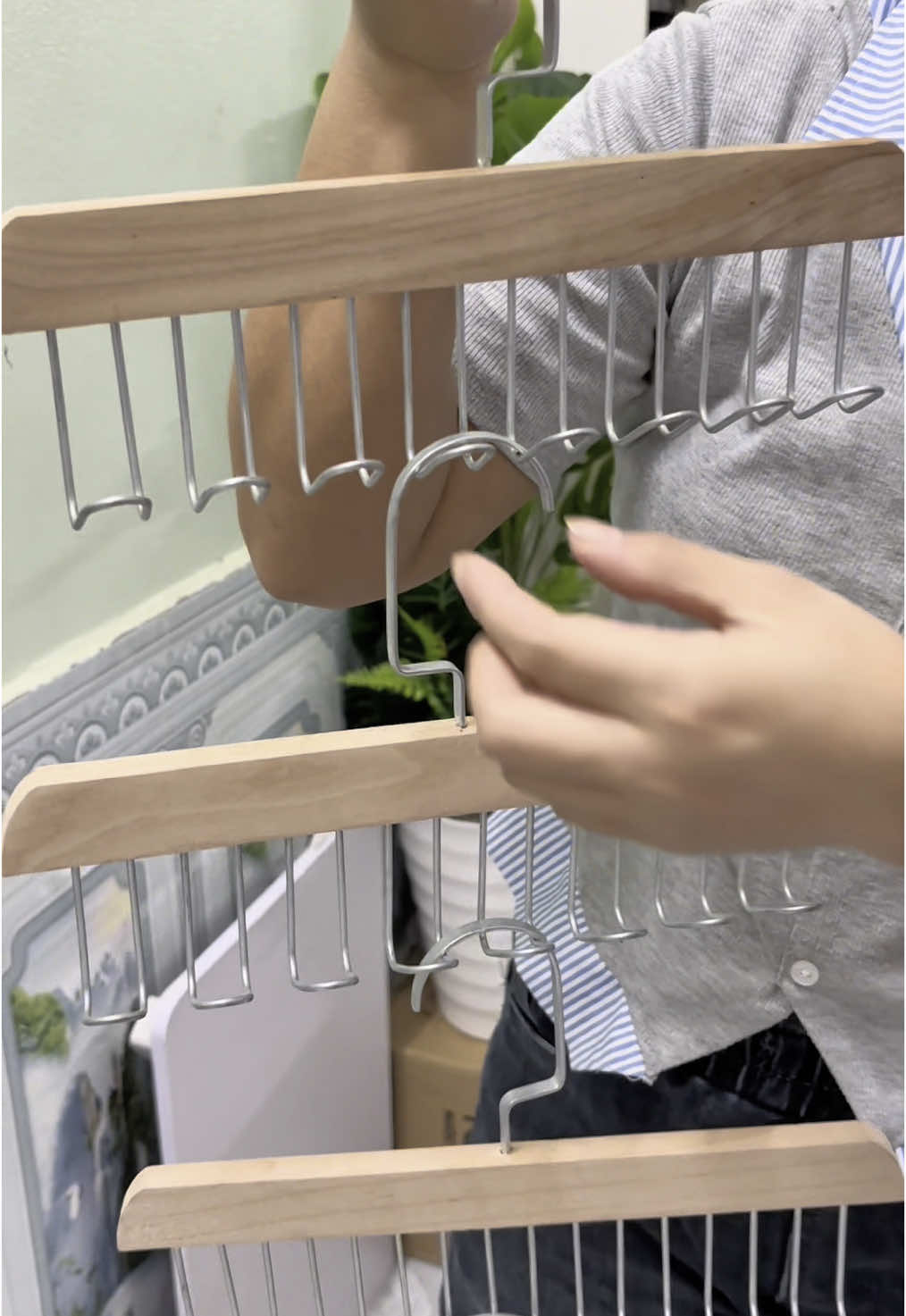 Móc treo quần áo bằng gỗ tiện ích#xuhuongtiktok #tiktok #moctreo #moctreothongminh 