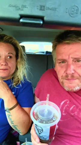 Y’all ever walked into KFC just for some chicken and walked out with a Dirty Dr Pepper? 😂🍗🥤 I had to try it and let me tell ya… it’s exactly the kind of southern chaos we live for! Pull up a chair, take a sip, and laugh with me through this one. #️⃣ Hashtags: #DirtyDrPepper #KFCAdventures #CountryComedy #NewsAndNonsense #SouthernSippin #FunnyVideo #AppalachianHumor #TommyStyle #FoodLaughs #WhatInTheColonel