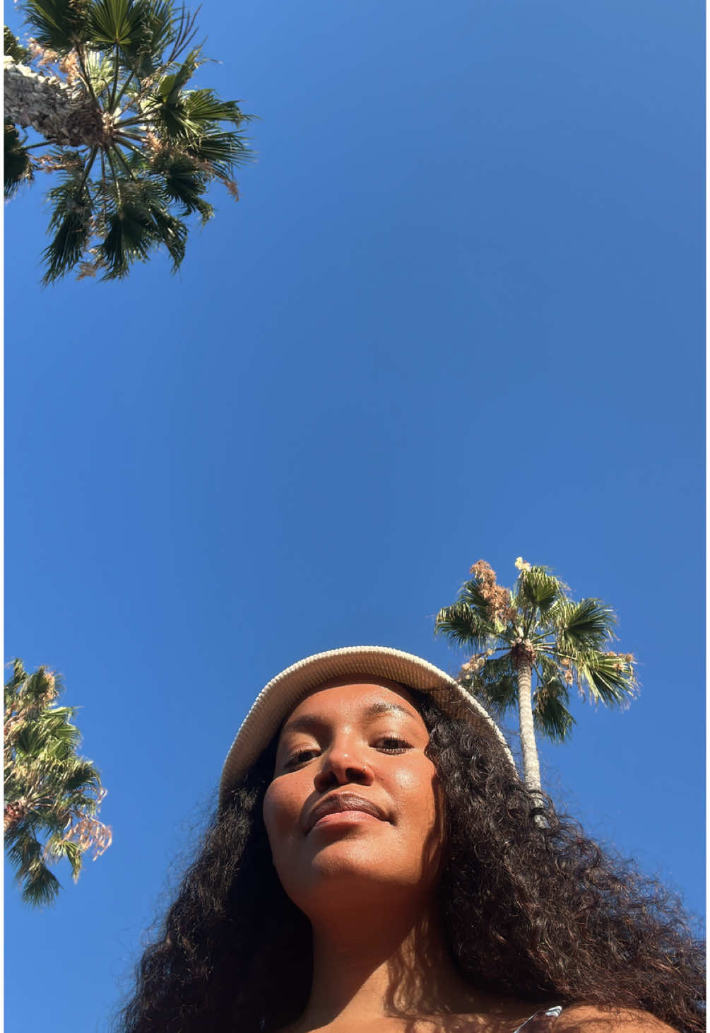 why does it look like I’ve never swung on a swing before??? 😭