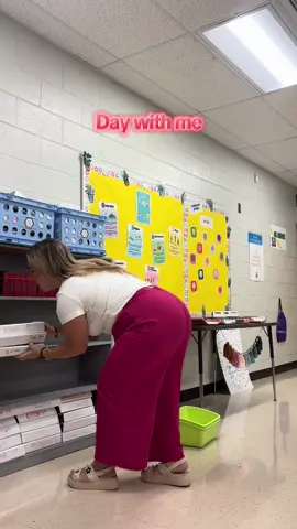 Had to redo all the binder bc my 6th graders have questionable organization skills 😆😆 #fyp #teachersoftiktok #teachertok #dayinmylife 
