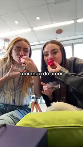 Taste test de morango do amorrr #irmababado #fyp #morangodoamor 