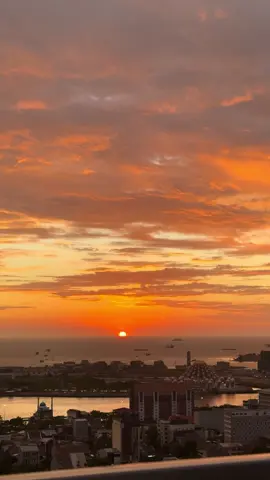 sunsetnya Makassar nda pernah gagal🥹🫶🏼#foryoupage #sunset #makassarhits 