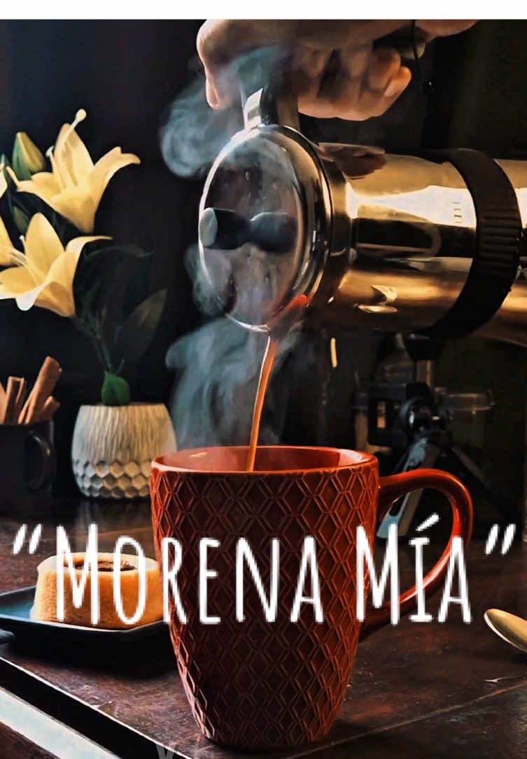 “Morena Mía”☕️🎧📽🌌 . “Miguel Bosé”🎙 . #elcafédelugo #melómanocafetero #táncolándo #caféparaestados #café 