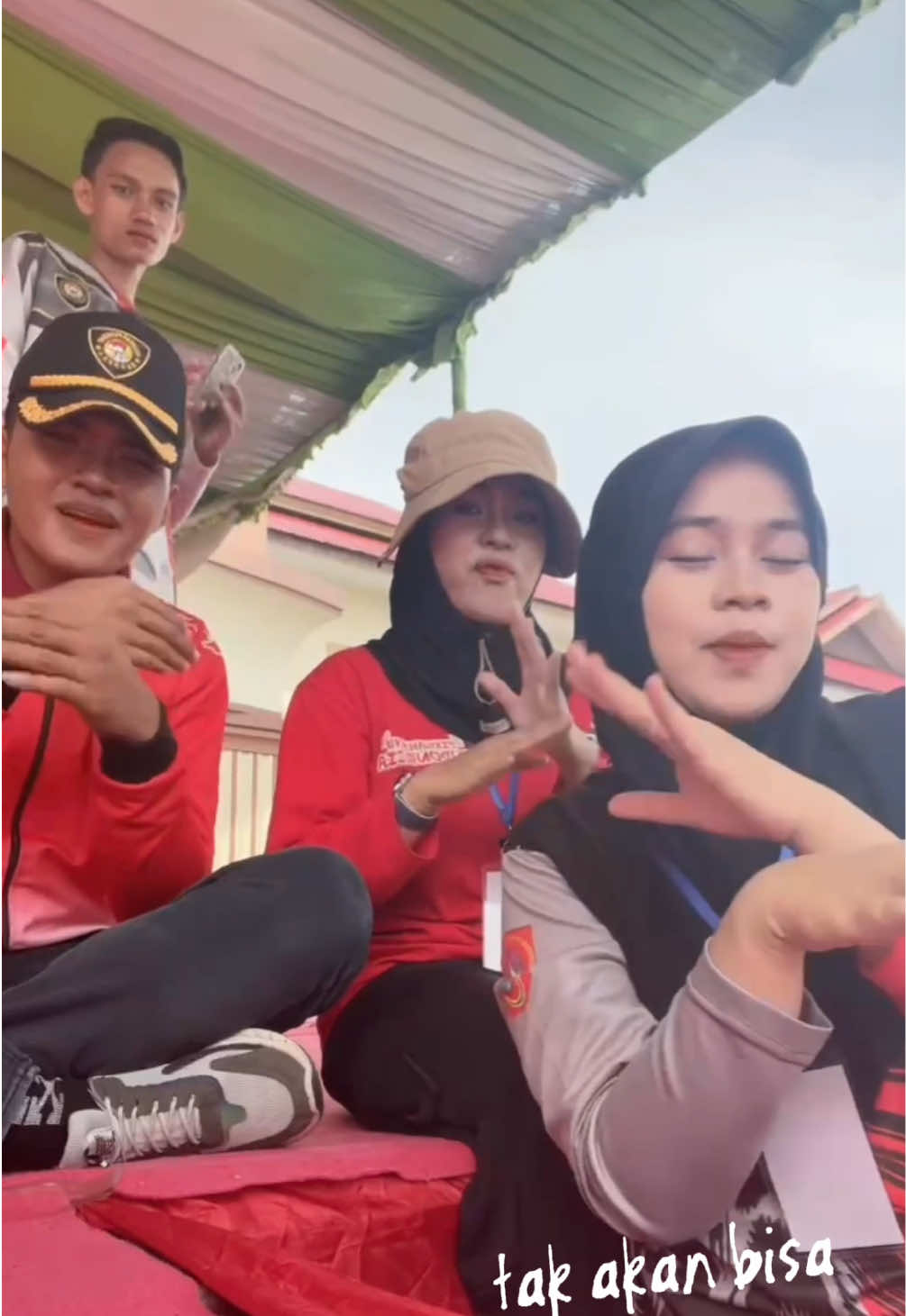 Memori indah tercipta, bukan hanya tentang bendera yang berkibar, tapi juga tentang keluarga yang lahir dari perjuangan🖤 #paskibraka #gorontaloutara #2025  