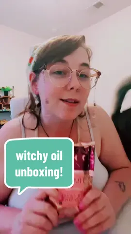 Please please please go check out my cool friend @The Gilded Creatrix🌙 !!! Her oils are amazing, and I'm so excited about this new venture!! i'm already so in love with my new oil 🥰🥰🥰