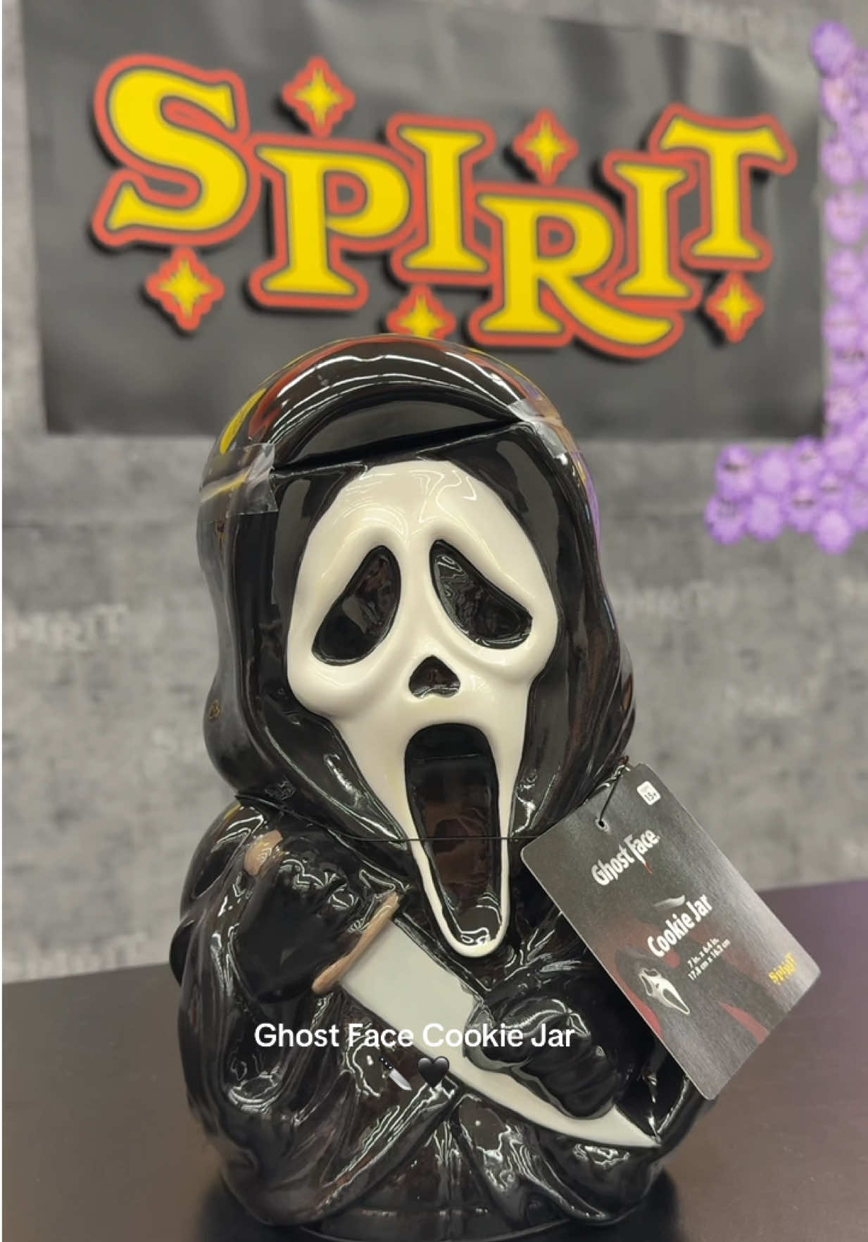 Ghost face cookie jar 🔪🖤 What's your favorite scary movie? 👻🔪 #ghostface #scream #spirithalloween #horror #ghostfacescream 