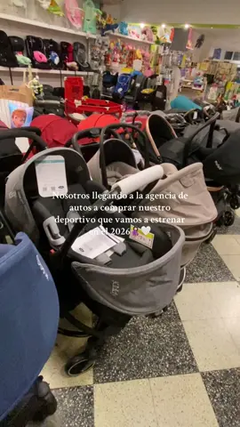 Nunca especificamos que auto íbamos a estrenar primero🤭 #coche #bebe #embarazo #fyp #paratii 