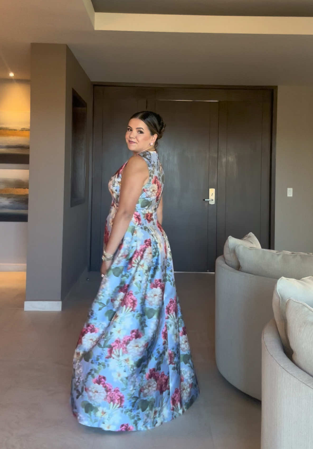 OOTD to get my mom married 🩷 #sachinandbabi #weddingdress #latina #styling 