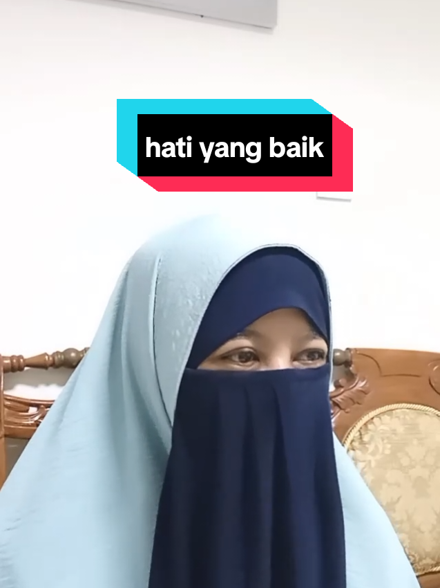 HATI YANG BAIK Jenis-jenis hati yang baik 1. Qalbun ْخَاشِع: hati yang khusyu. 2. Qalbun ْمُنِيْب: hati selalu rindu ingin selalu kembali kepada Allah swt. 3. Qalbun ْسَلِيْم: hati yang selamat. Selamat dari dosa, penyakit hati, lalai dan ragu.  4. Qalbun ْلَيِّن: hati yang lembut. Mendengar Al-qur'an ingat dosa mudah menangis malu dan takut kepada Allah, mendapat musibah menjadi peringatan dan segera kembali kod allah taubat , diberi kabar gembira tersungkur sujud bersyukur. #hati #baik #tenang #bahagia #indah damai@ustadzahyeni2 