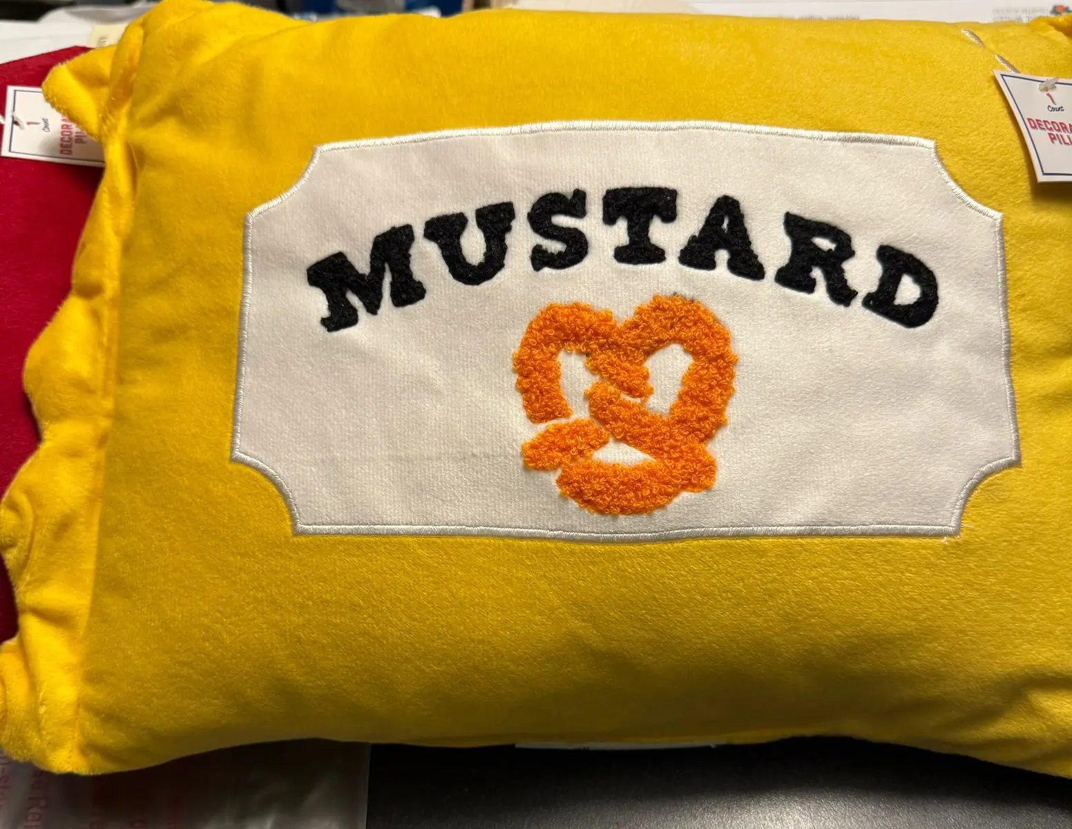 Come on people get out of the mustard and ketchup 🤣🤣🤣🤣