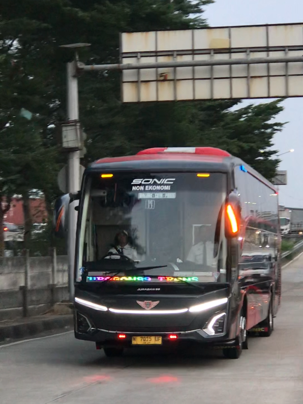 klakson sumberr #juragan99 #adiputrokaroseri #fypage @juragan99trans_official 
