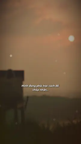 Có những ngày không ổn định một cách kỳ lạ. Một chút đau, một chút mệt mỏi, xen lẫn lo lắng, chạnh lòng không biết chia sẻ cùng ai.