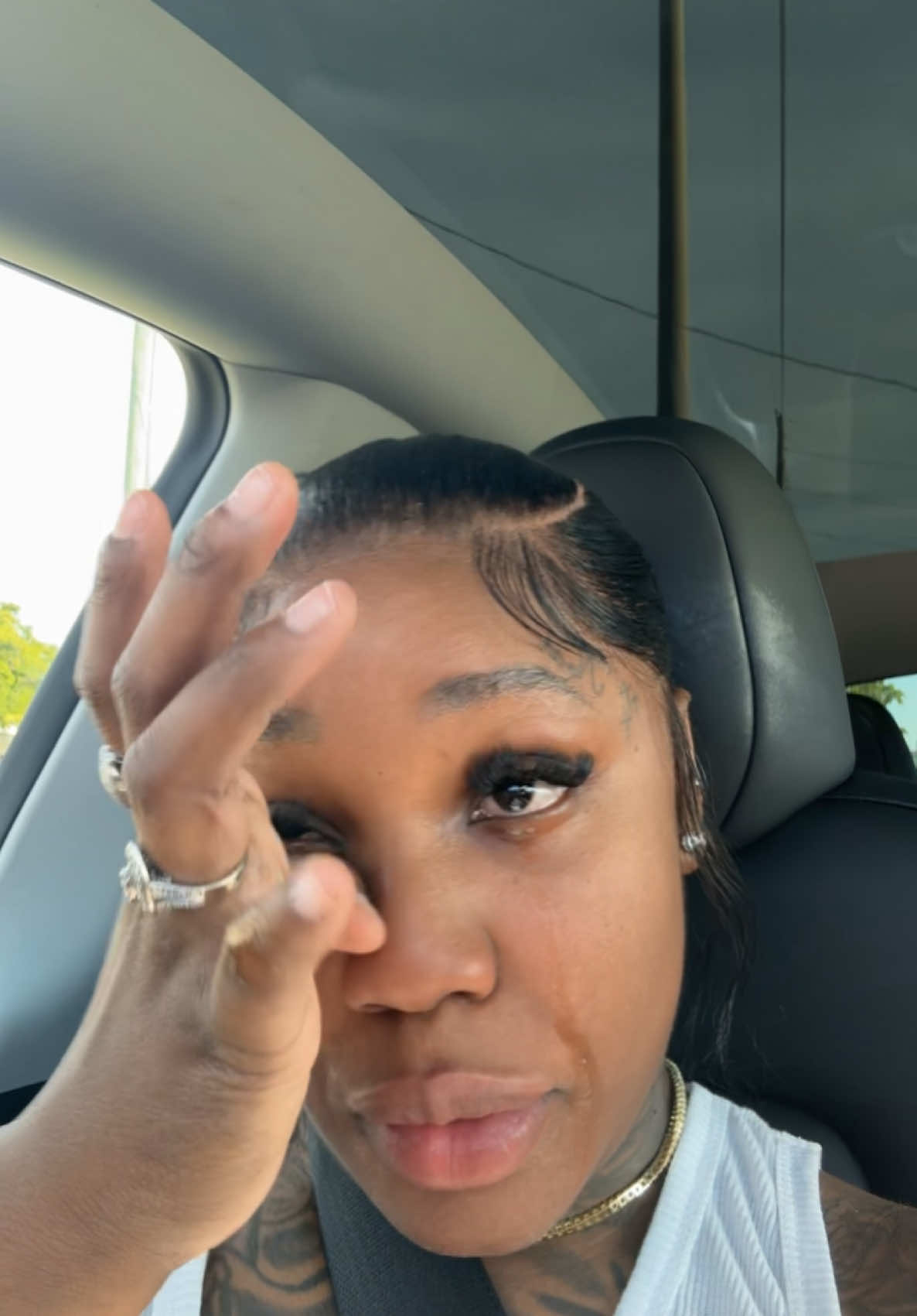 I recorded this a few days ago & I wanna post now because I want to come back to this video & hopefully inspire someone, I’m going through a season and have been for a while now where I feel like God is shifting me and the things I want he doesn’t want for me and it’s honestly breaking me down but breaking me GRACEFULLY. I’m tired of being like warm I still cry almost everyday about my mom while still having to be a mom. Trying to go back to school to be better for me and my kids while still having to provide and hardly having a village… it gets so hard but  God told me “sight beyond what I see” so I’m trusting him no matter how much it hurts….this is not for sympathy but for motivation. Because if you knew what I been through some days even waking up feels like a chore but here I am still standing and will continue.. weeping only endures for a day never forget ❤️
