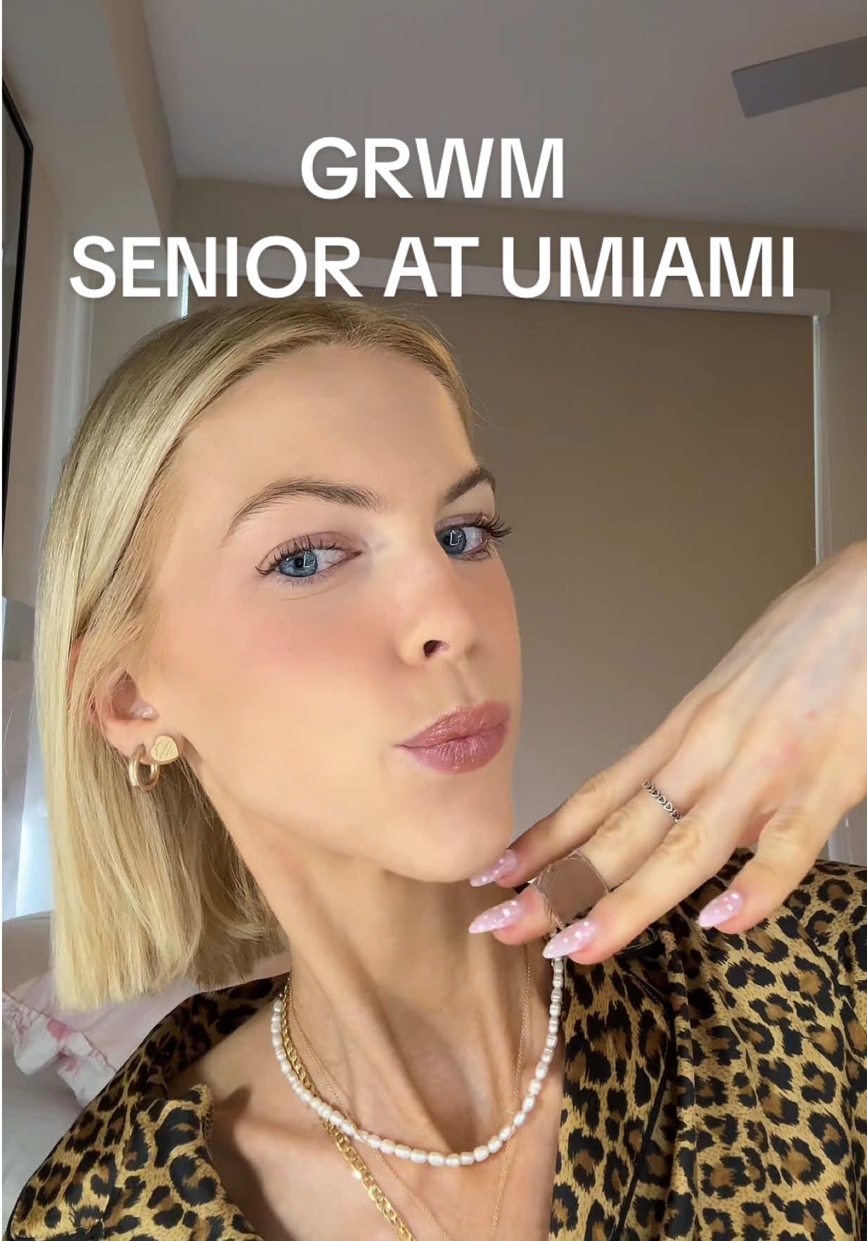 mixed feelings but yay I love @University of Miami 🧡💚  #grwmforschool #getreadywithme #senioryear #firstdayofschool @Campus Creator Club #cccchallenge 