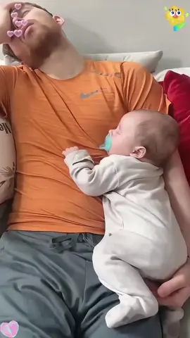 Baby’s reaction when dad snores 😂😂😂#tiktok #baby #funny #cute #foryou #hahaha 