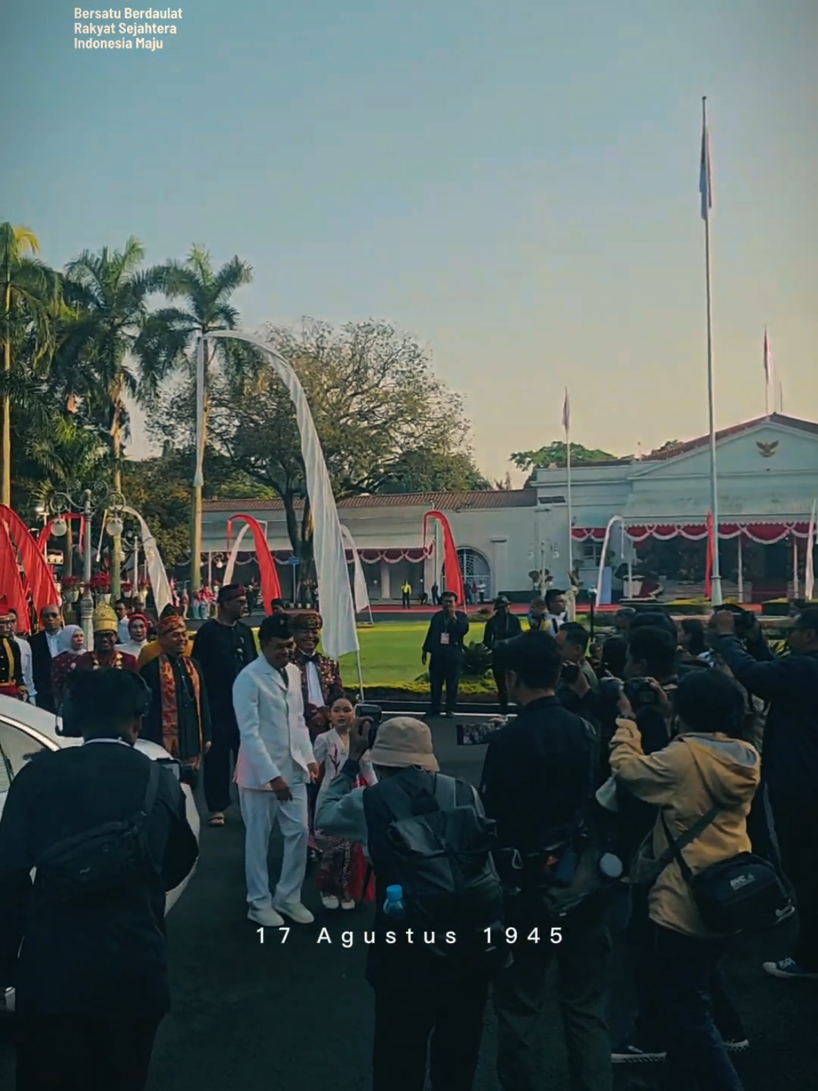 KEHANGATAN PAK GUB KDM MENYAMBUT WARGA DI KIRAB BENDERA 17 AGUSTUS 2025 #kdm #kdmviral🥰 #gubernurjawabarat 